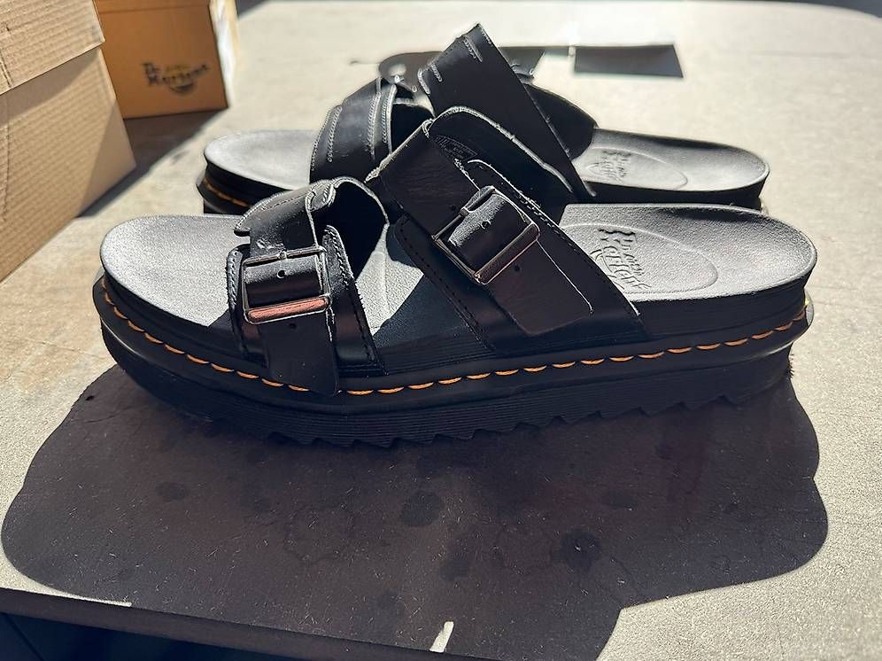 Dr. Martens Chaussures hommes: Dr. Martens - Leder Sandale, Gr. 47 – Neuf (Voir description) à Ostermundigen par mmhu 3