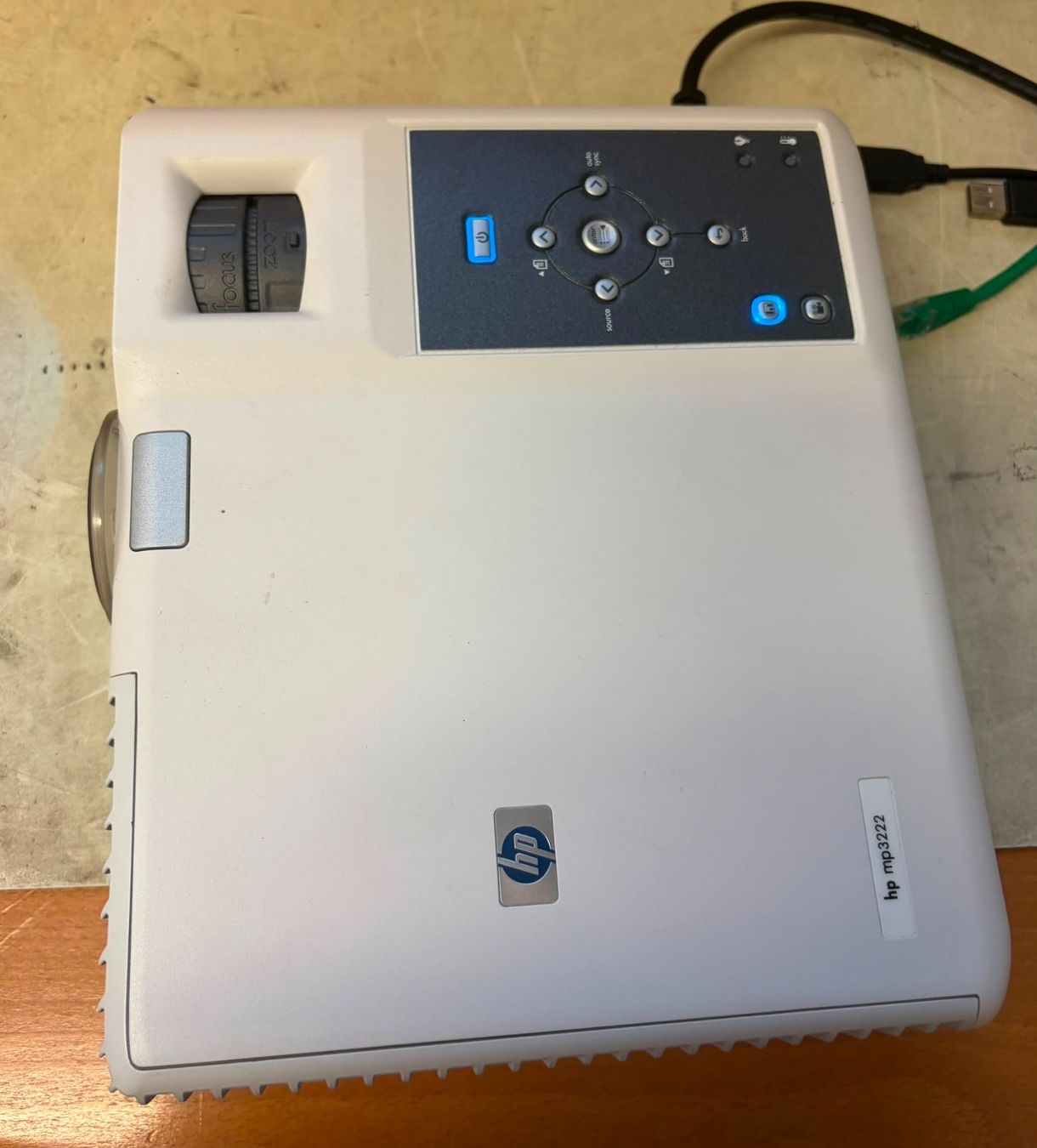 Hewlett Packard Videoprojektoren: HP mp3222 DLP Beamer mit Koffer – Gebraucht aus Hendschiken von Hliout 1