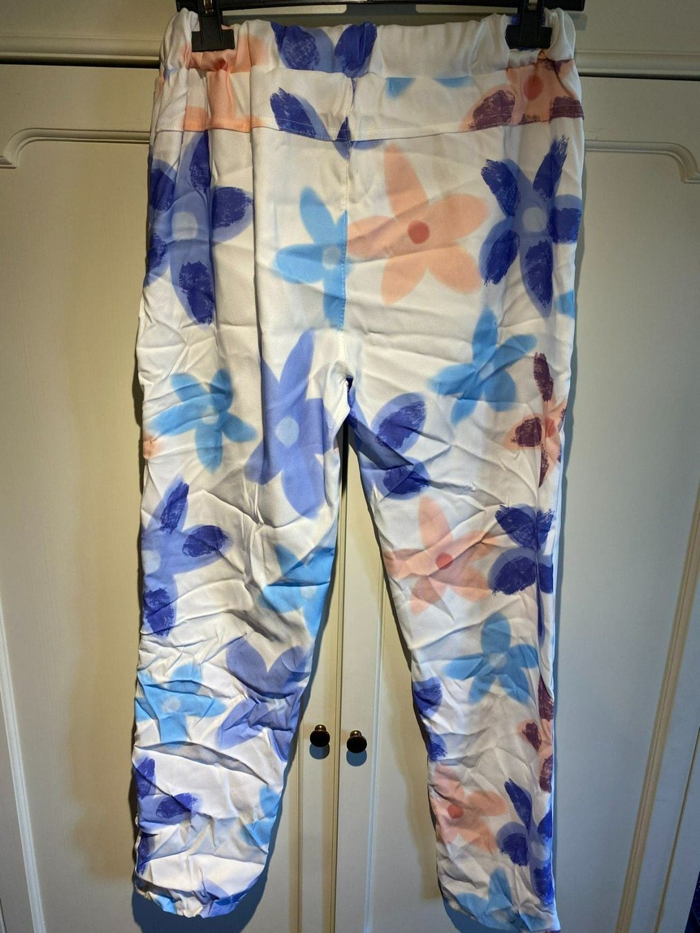 Pantalons: LEICHTE SOMMERHOSE-BLUMEN – Neuf avec emballage d'origine à Meienried par ManuelaBoutique 5