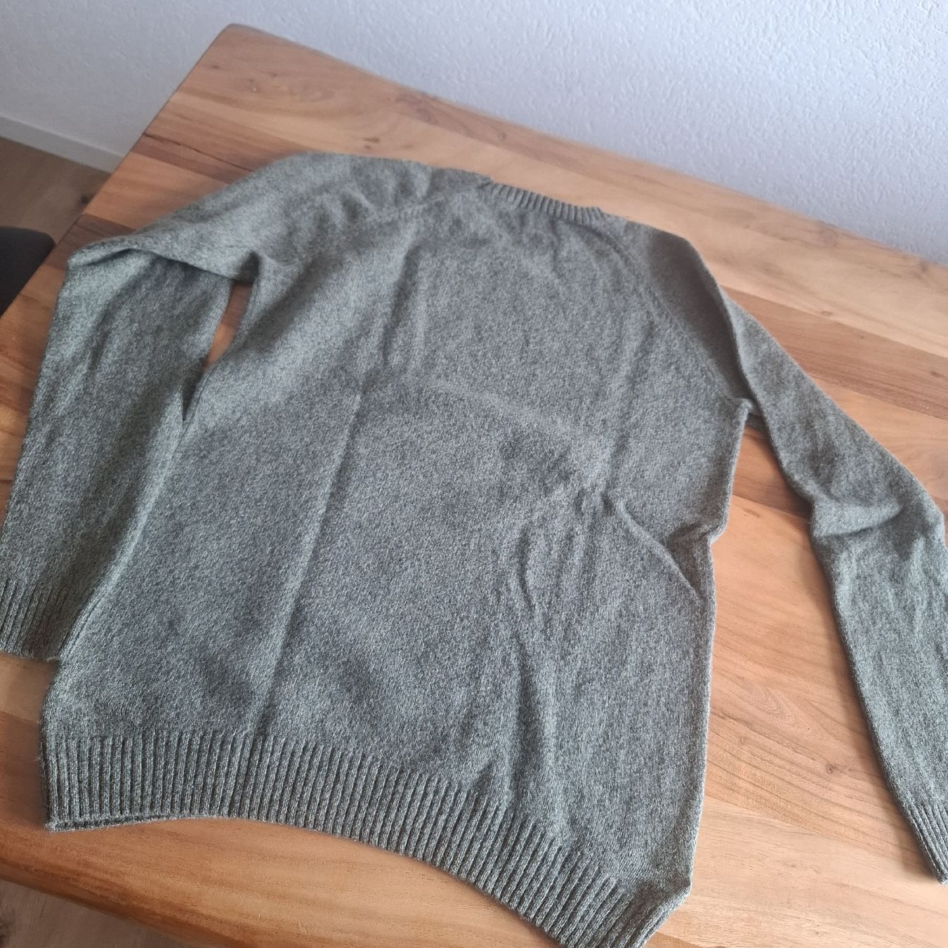 Manor Maglioni & Felpe: Manor Pullover Grün Gr. M – Nuovo (secondo la descrizione) da Gondiswil venduto da car_fqt8 1