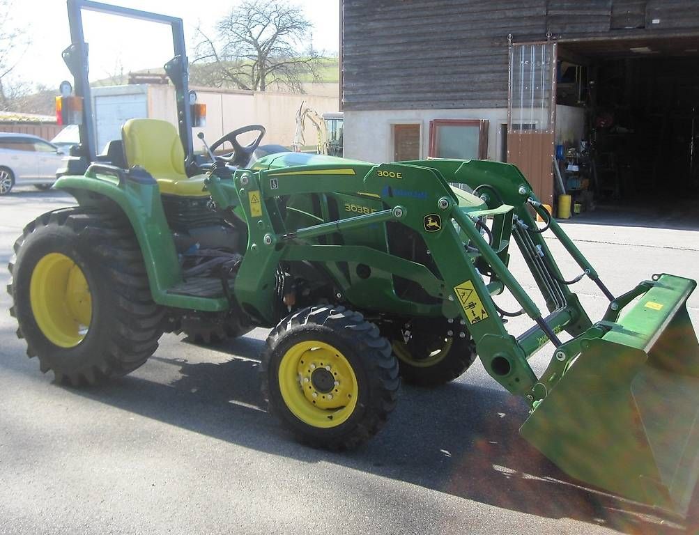 Trattori: JOHN DEERE 3038 E – Usato da La Chaux-Cossonay venduto da Lefred5 1
