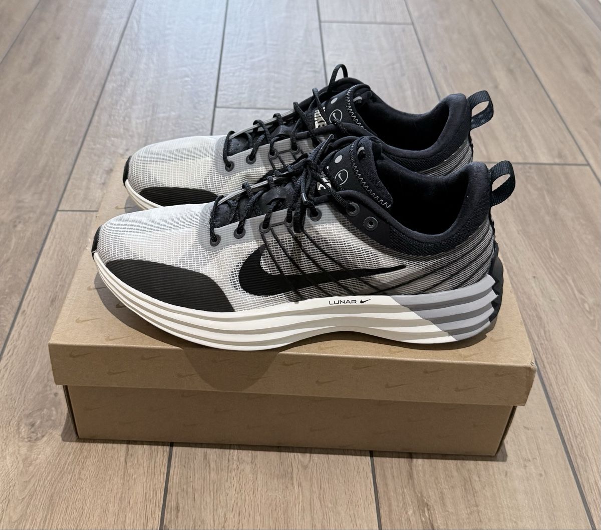 Nike Chaussures hommes: Nike Lunar Roam 43 – D'occasion à Savièse par Cedric007