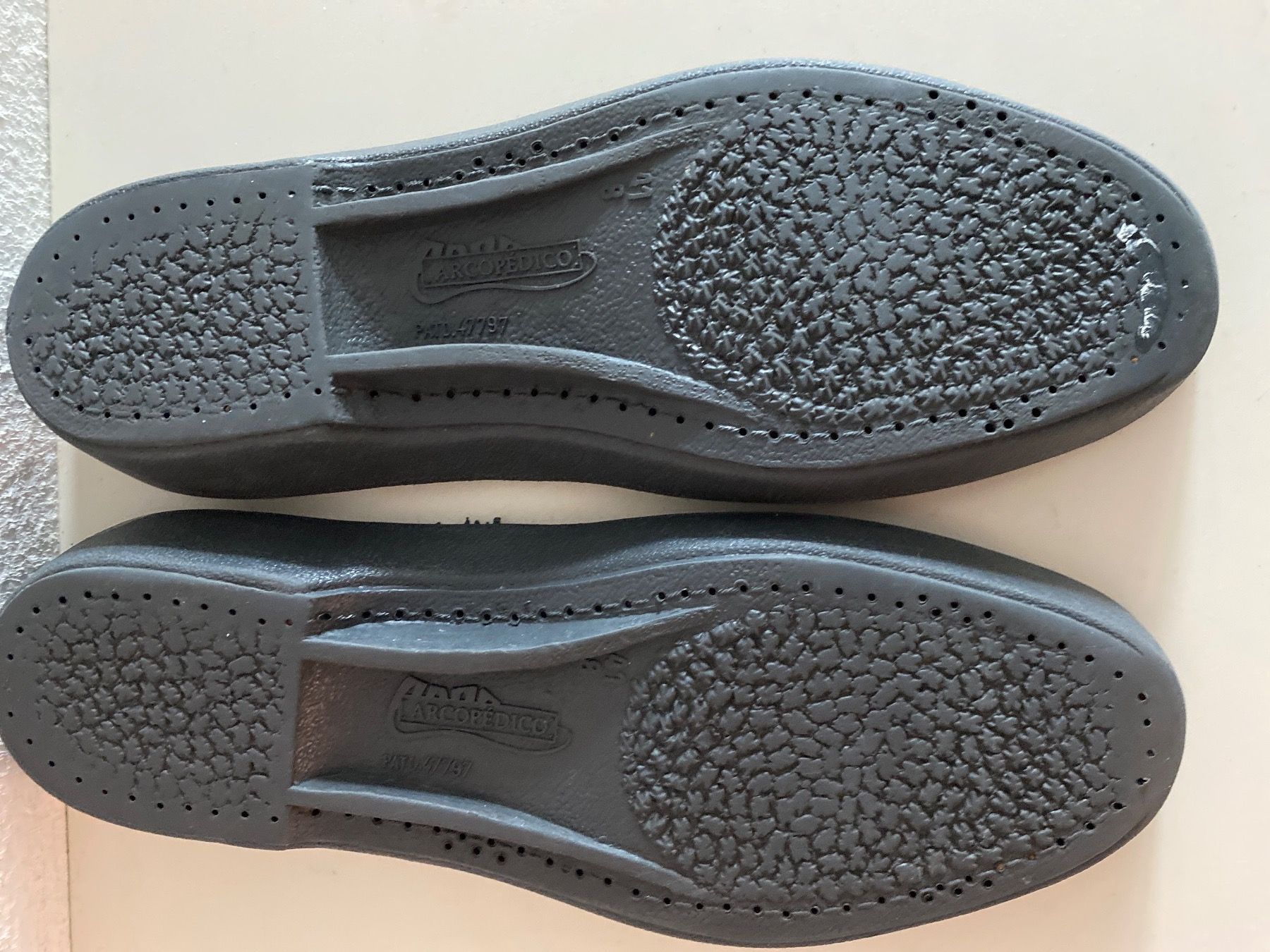 Scarpe da donna: Schuhe Ergonomische Arcopedico Gr. 41 – Usato da Biel-Benken BL venduto da PANORMUS 2