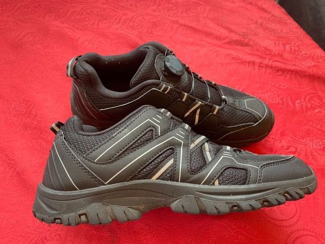 Scarpe da uomo: Herren Trekking Schuhe schwarz 40 – Usato da Bergdietikon venduto da antovale 1