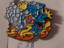 1 Lustiger Pin (C18)