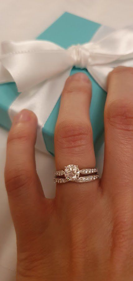 Tiffany & Co. Anelli: Wunderschöner Diamant-Verlobungsring mit passendem Ehering – Usato da Triesen venduto da db_85