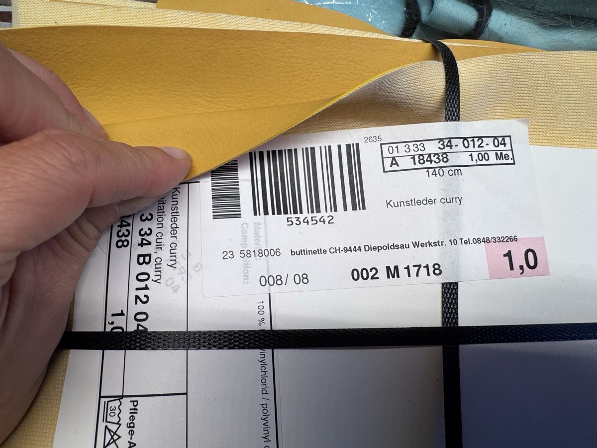 Tissus: Stoff-Set auch Kunstleder  – D'occasion à Niederbüren par Oetschli 1
