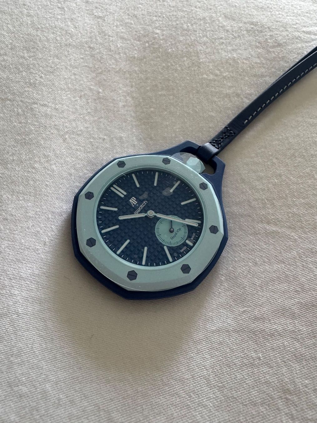 Swatch Orologi: Swatch AP LAN BA Royal Pop – Nuovo e nell'imballaggio originale da Grandvaux venduto da aursig 2