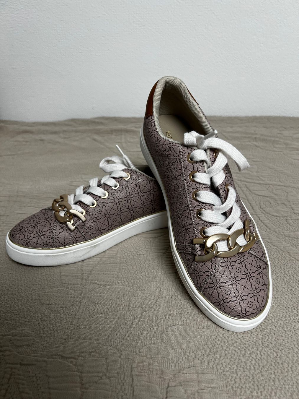 Scarpe da donna: Turnschuhe Gr. 38 – Nuovo e nell'imballaggio originale da Weiach venduto da MarFliCar 2