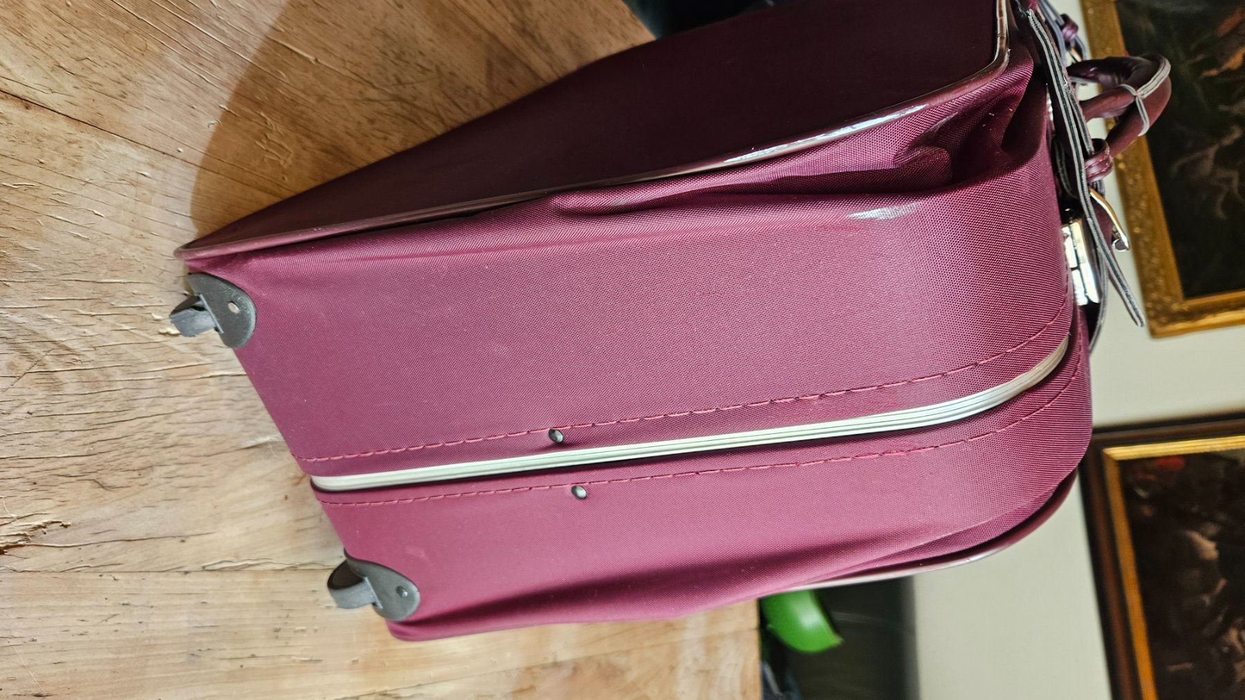 Valigie: Extravaganter und totschicker Rollkoffer von Saxoline – Usato da Schachen b. Herisau venduto da lilienstrauch 4