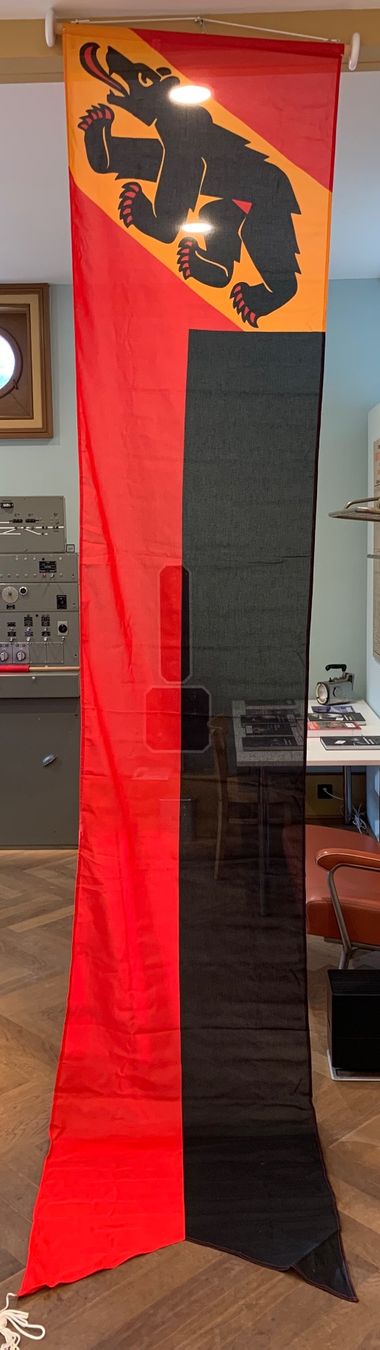 Bandiere: Hängeflagge Kanton Bern ca. 400 x 80 cm – Usato da Frutigen venduto da Cherryrose67
