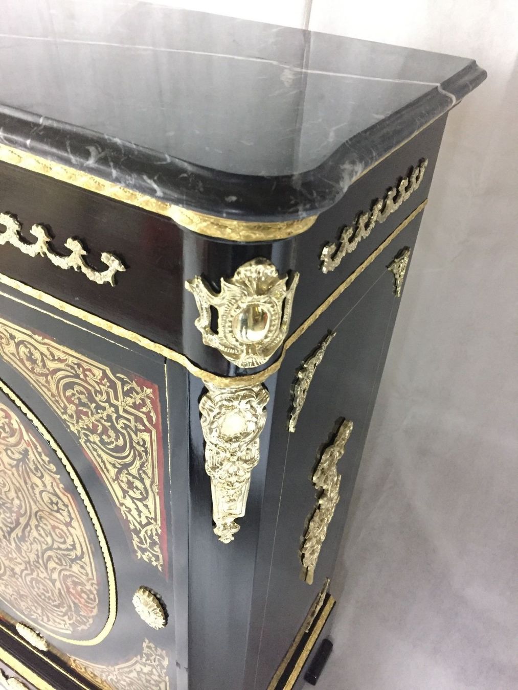 Cassettiere: Commode de style Boulle, – Usato da geneve venduto da louisart 6