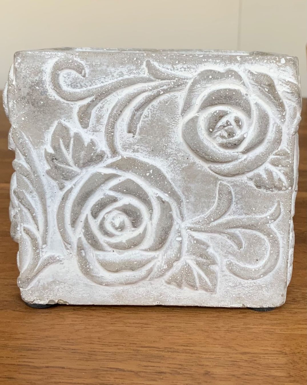 Pots de fleurs: Blumentopf mit Rosenmotiv – D'occasion à Herisau par Sterod 1