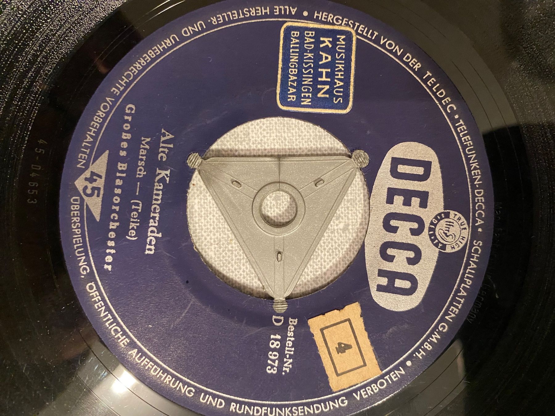 Dischi in vinile: Vintage Plattenständer mit ca. 50 Singles – Usato da Rorbas venduto da tun_m7fz 2