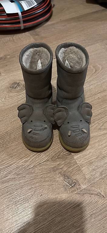 Scarpe per ragazzi: Donsje Elefanten Schuhe Grösse 23 – Usato da Liestal venduto da sei_j5yn