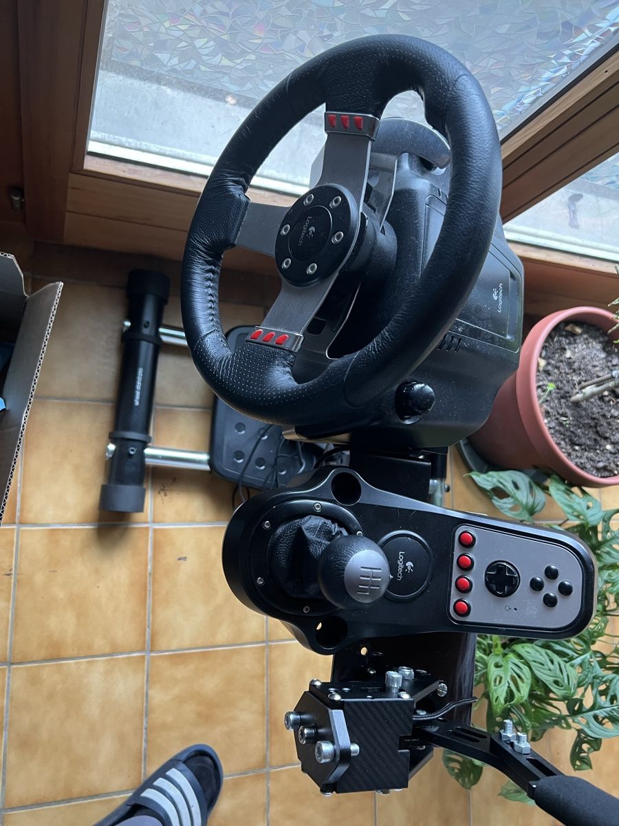 Logitech Controller: Volant Logitech G27+ levier de vitesse + frein à main – Gebraucht aus Le landeron von tit_w6xq 1