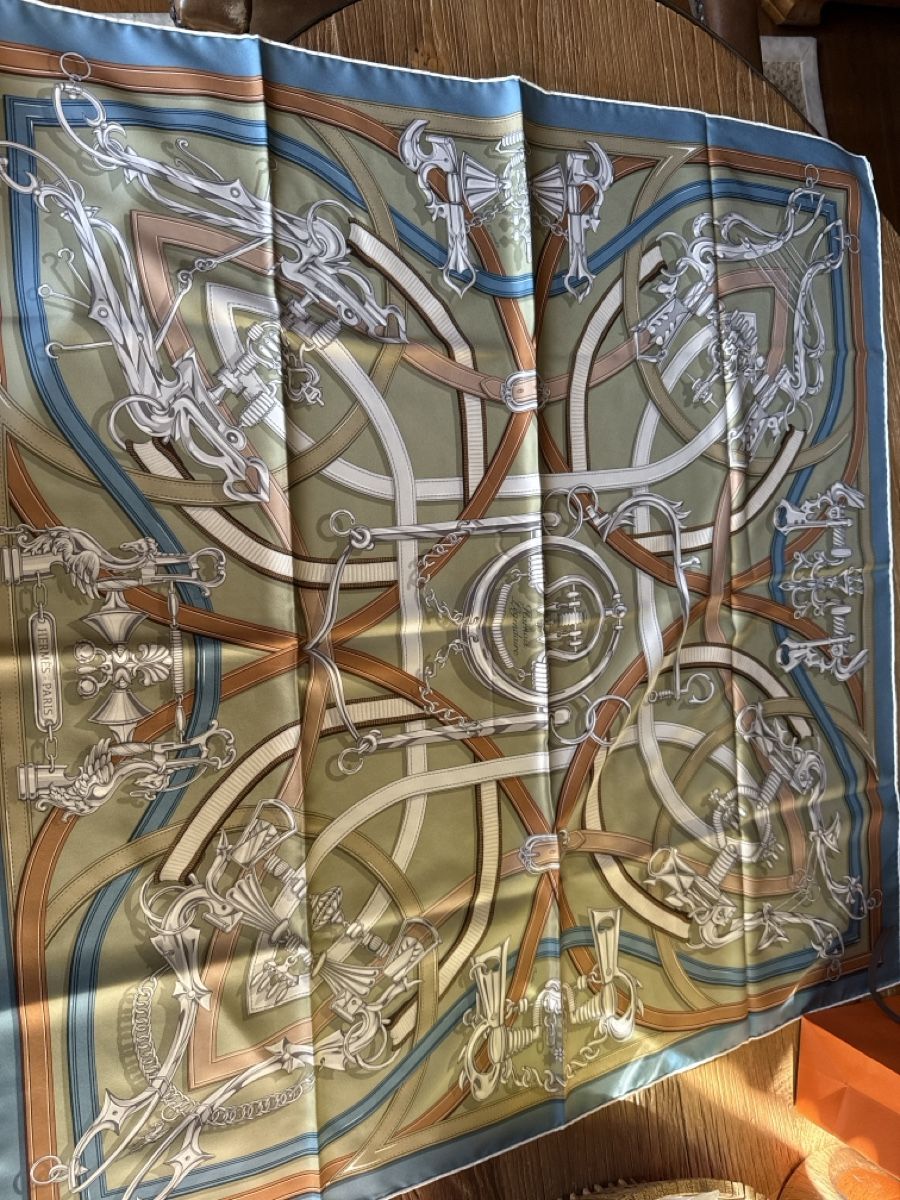 Hermès Foulard & Sciarpe: Hermes Scarf – Nuovo e nell'imballaggio originale da Genève venduto da kri_bf92
