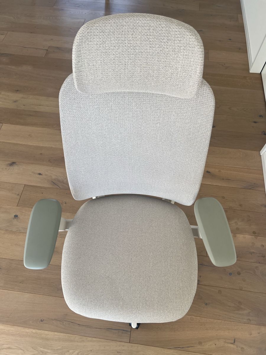 Stühle: ofinto Cloud ergonomic office chair with headrest – Gebraucht aus Zug von pai_pf8z 2