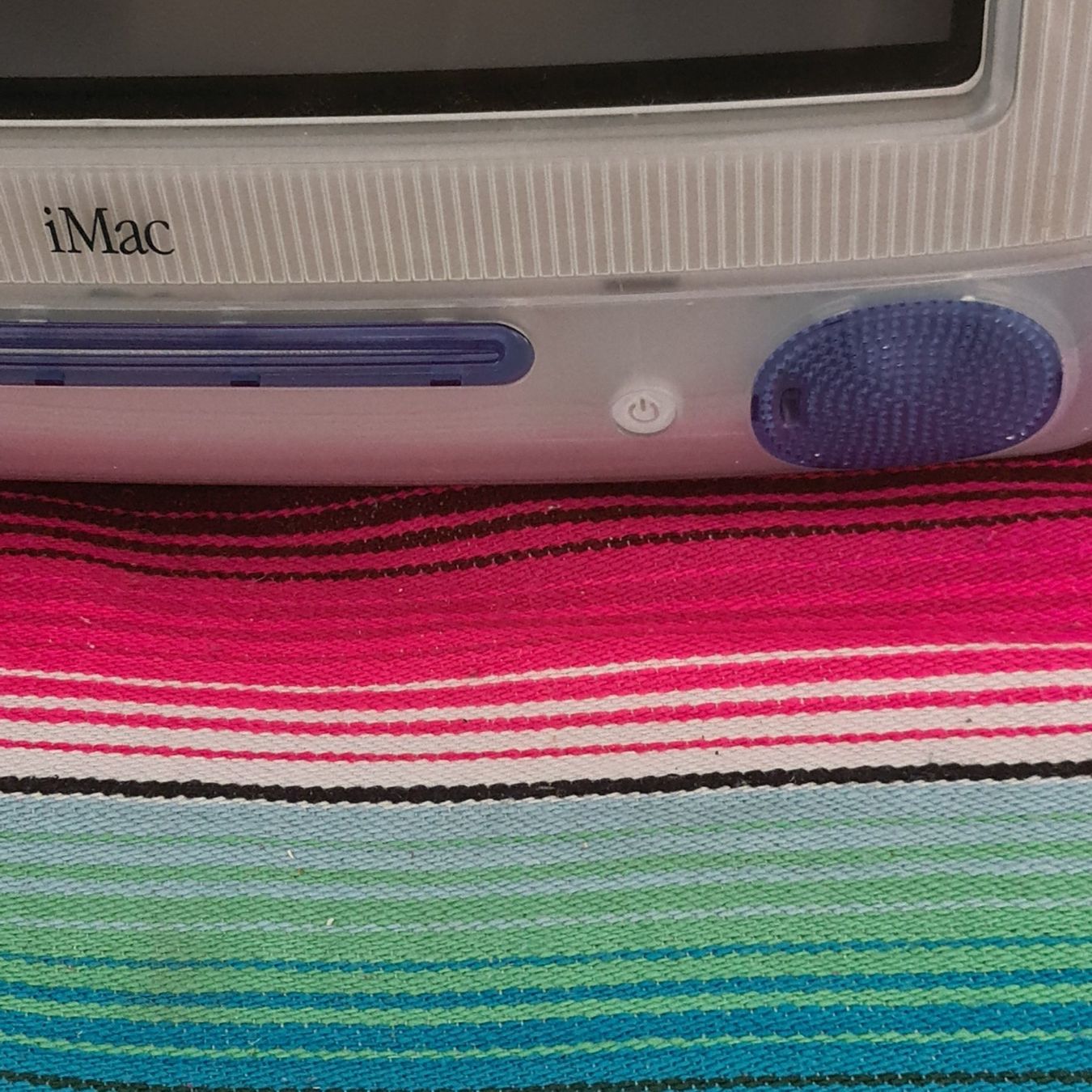 Apple PCs: Apple macintosh iMac G3 Color – Defekt aus Basel von  3