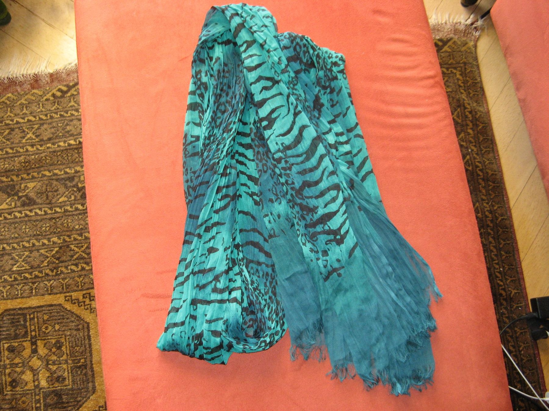 Foulard & Sciarpe: Schal oder Foulard aus Indien grün-schwarz – Nuovo (secondo la descrizione) da Zürich venduto da apil 3