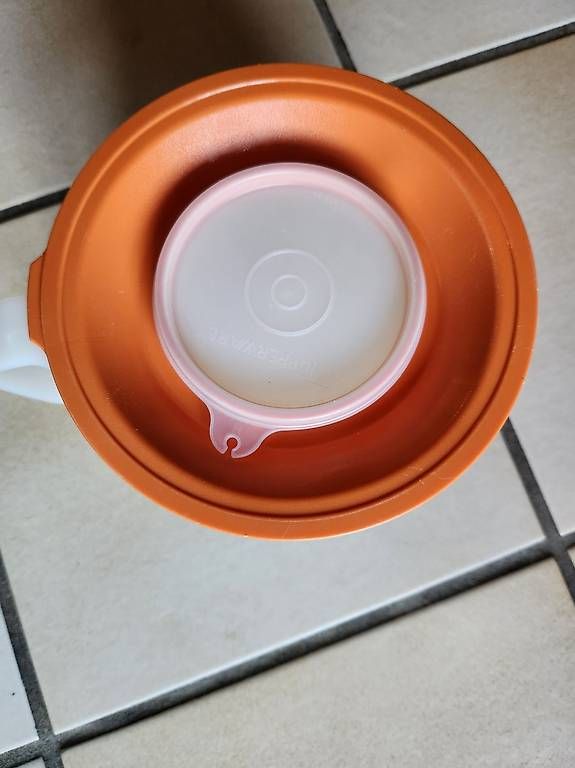 Tupperware Recipients et similaires: Tupperware Mess Mix 2l wenig gebraucht – D'occasion à Gstaad par Meiel2020 1