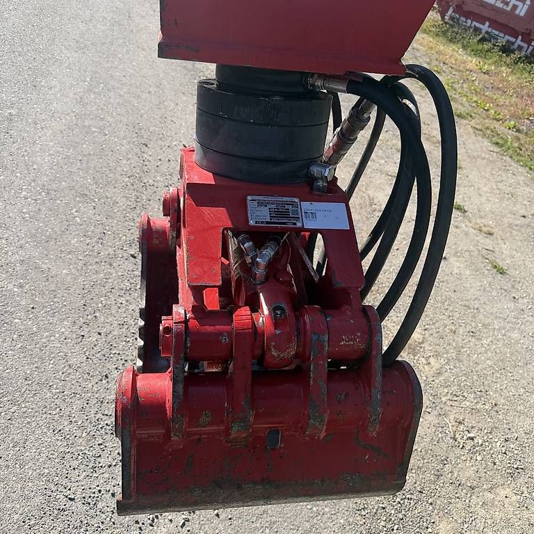 Takeuchi Greifer: Bagger Greifer UG05 – Gebraucht aus Menziken von TairiBaumaschinen10 3