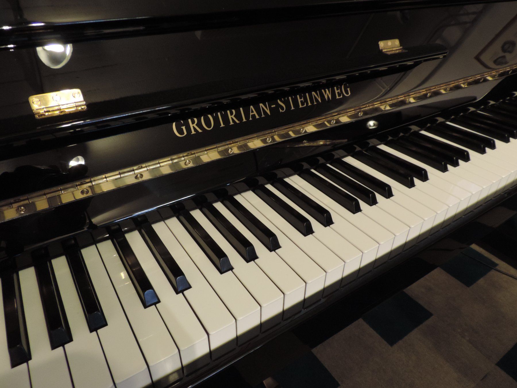 Strumenti musicali: Grotrian-Steinweg Mod. 120  Revidiert – Usato da Bern venduto da Heutschipiano