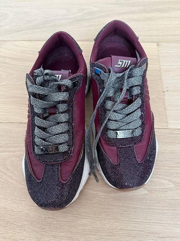 Steve Madden Scarpe da donna: Steve Madden Sneakers Setback-R Cherry Gr. 35.5 – Usato da Zürich venduto da Tevelyn