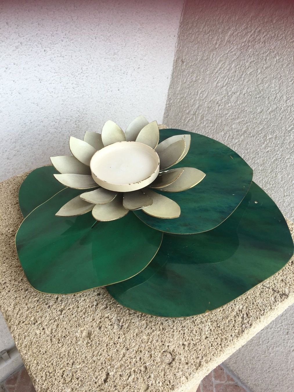 Tutte le decorazioni: Support à vase, bougeoir, .... – Usato da La Croix (Lutry) venduto da Sporades 5