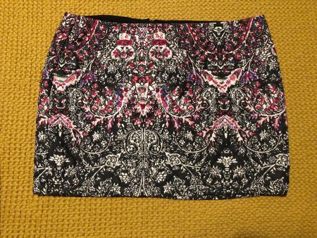Vendo gonna Bershka taglia L.
