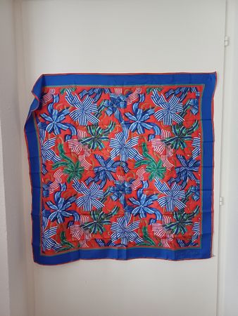 Seidenfoulard von Estée Lauder