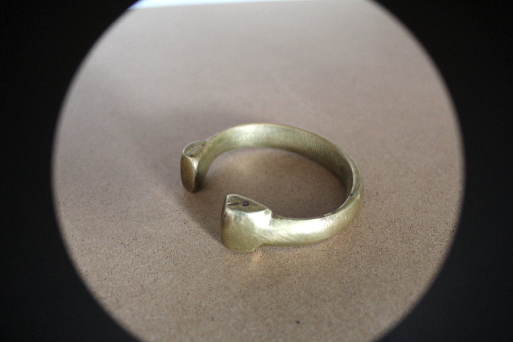 Bracciali & Braccialetti: Massiver Messing Armreif – Usato da Locarno venduto da madame-tus-sauds 1