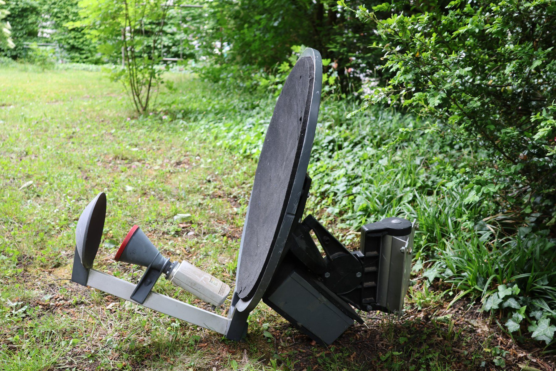Parabola satellitare: Kreiselmeyer Doppelfocusantenne 55 cm – Usato da Benglen venduto da Disney5 1