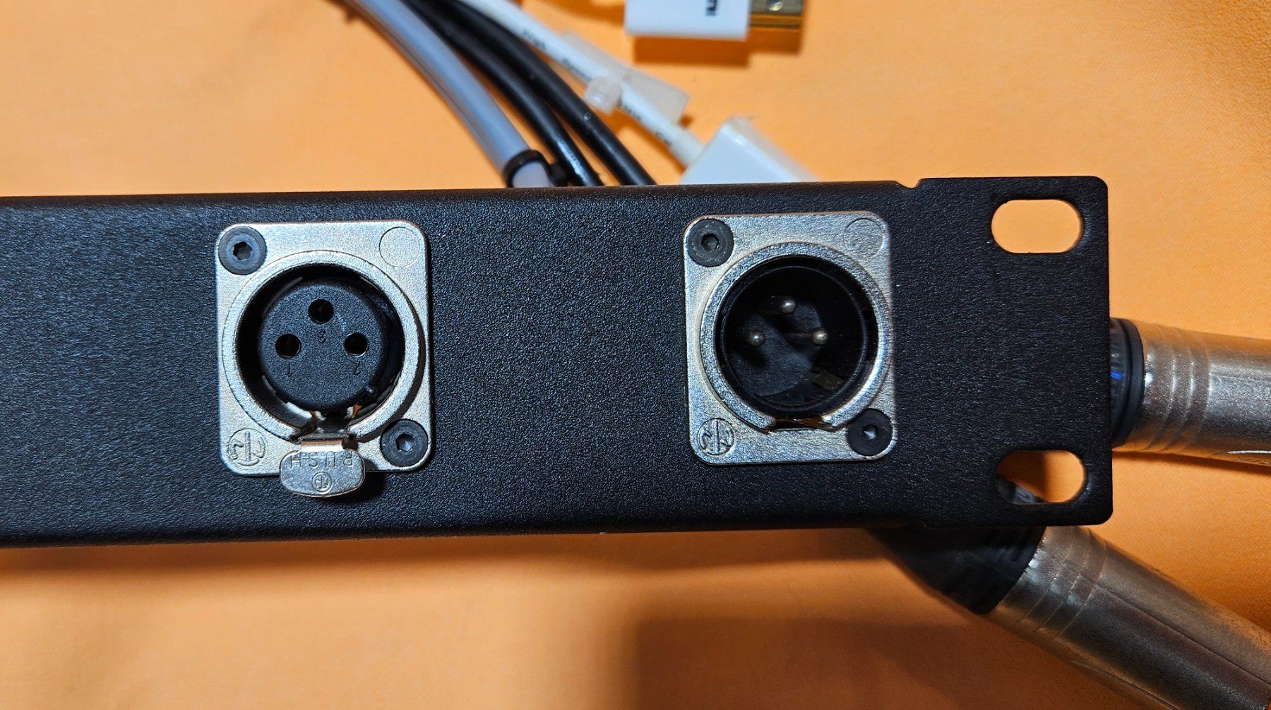 Convertitori: Patch audio et vidéo – Usato da St-Cierges venduto da Pestol 3