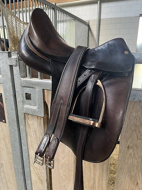 Selle & Accessori: Spirig Gossau Dressursattel – Usato da Hochdorf venduto da sha_l8l8 3