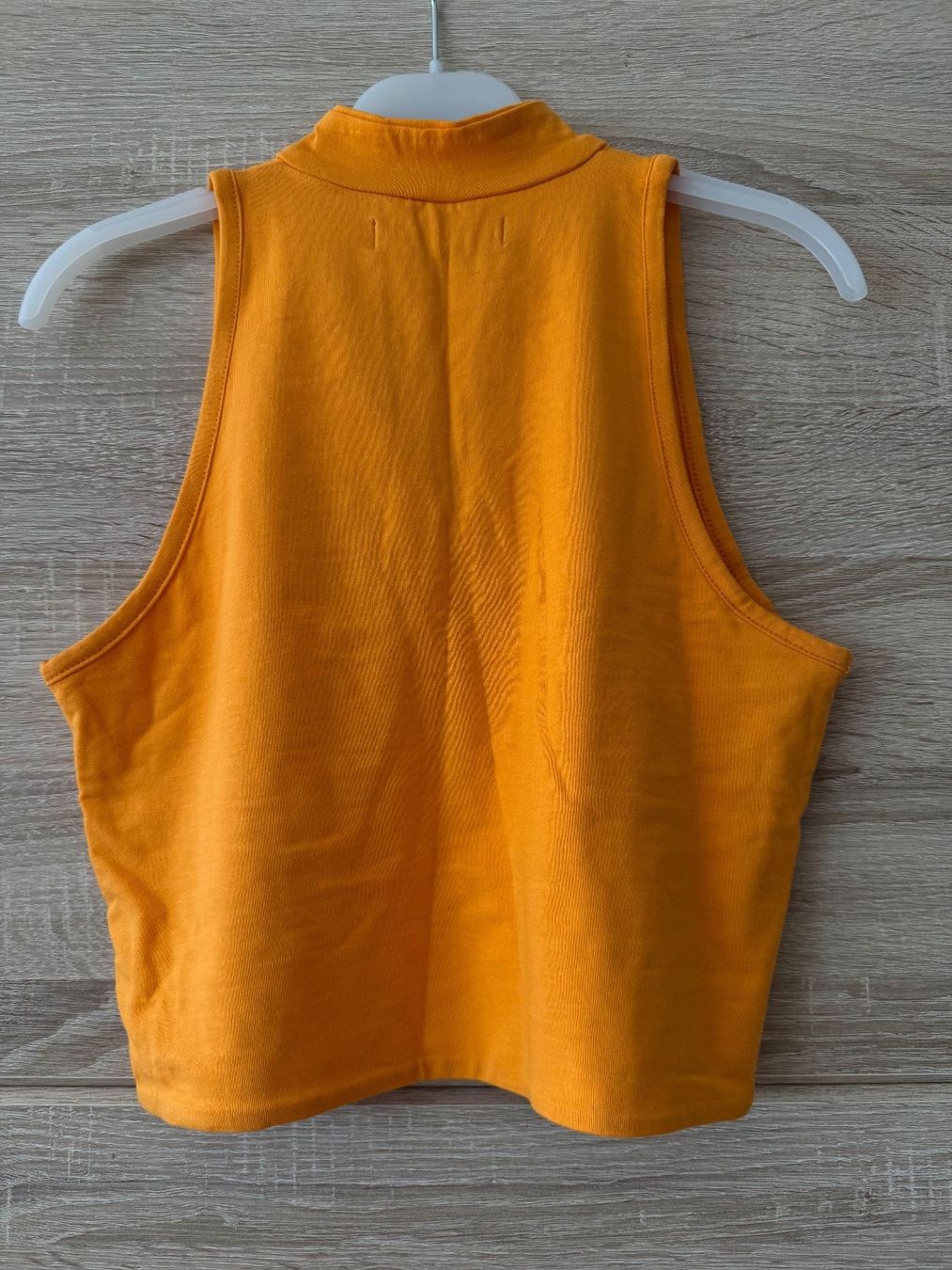 Tops: Top stylé orange – D'occasion à Montreux par Izapechee 2