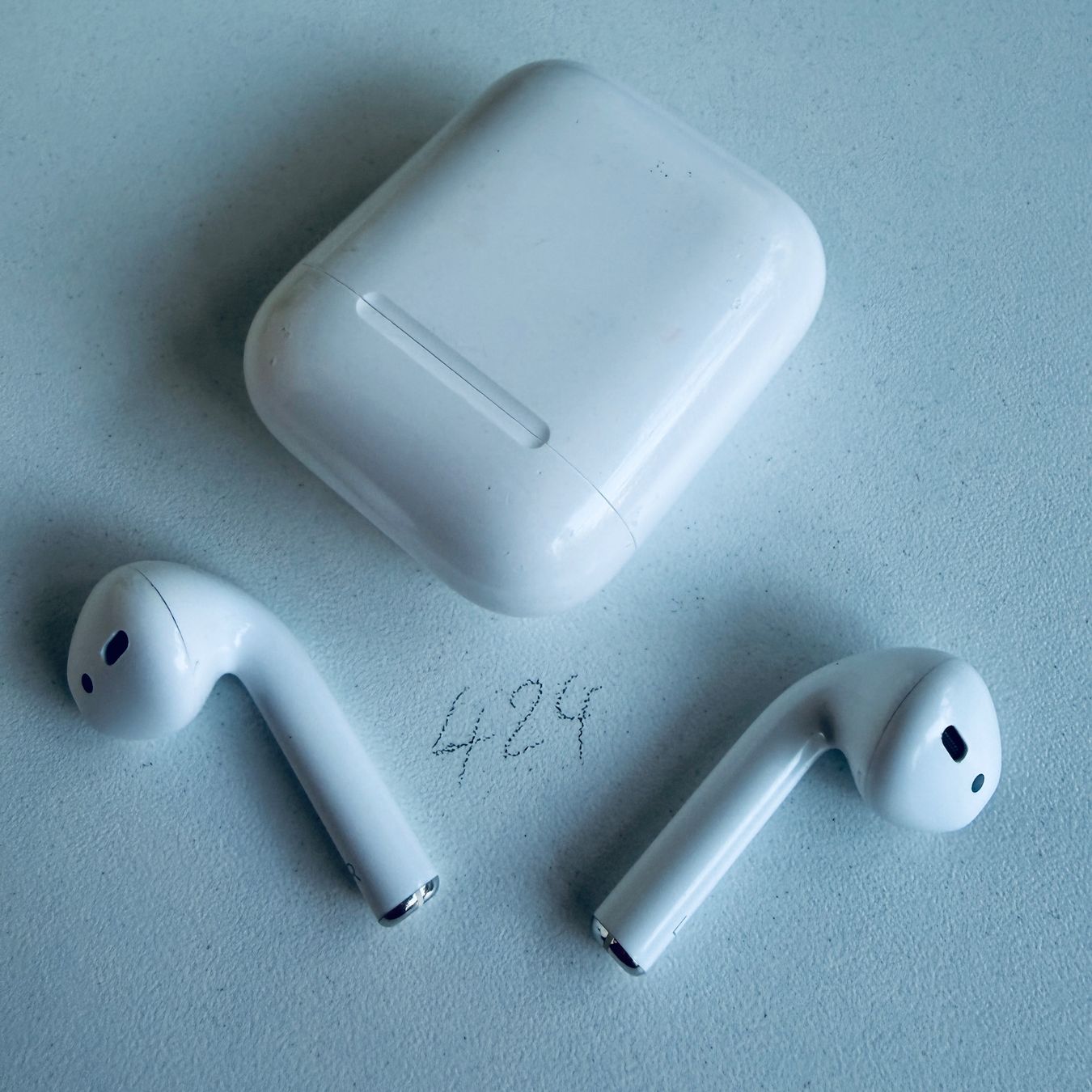 Apple Kopfhörer: Original Apple AirPods 2 Gen. Wireless Kopfhörer & Case – Gebraucht aus Basel von MY.AIRPODS.SHOP 6