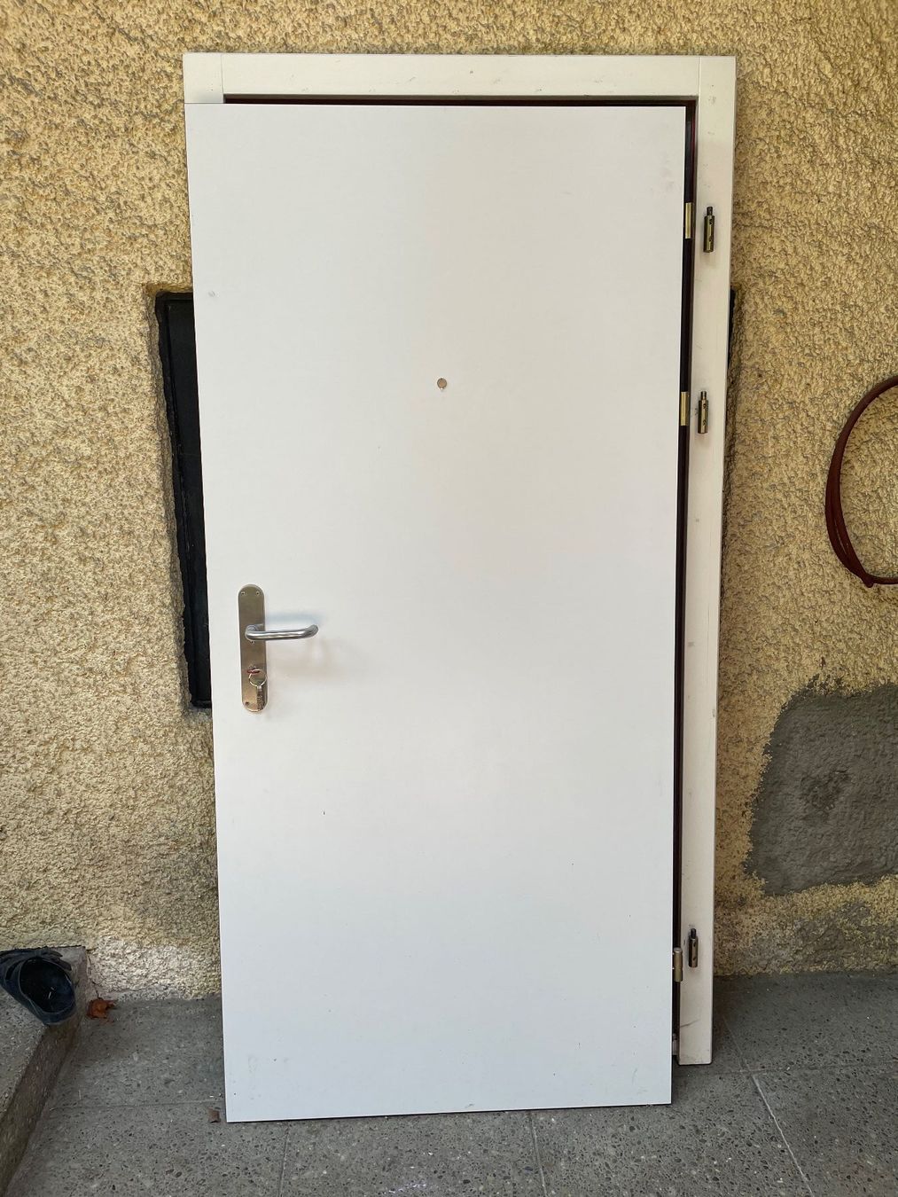 Portes: Eingangs- oder Zimmertüre mit Rahmen – D'occasion à Mönchaltorf par pumcliks