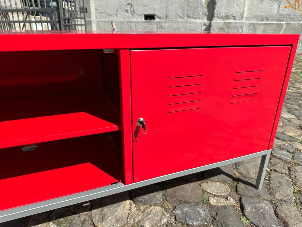 Ikea PS Metallschrank Schuhschrank rot Kaufen auf Ricardo