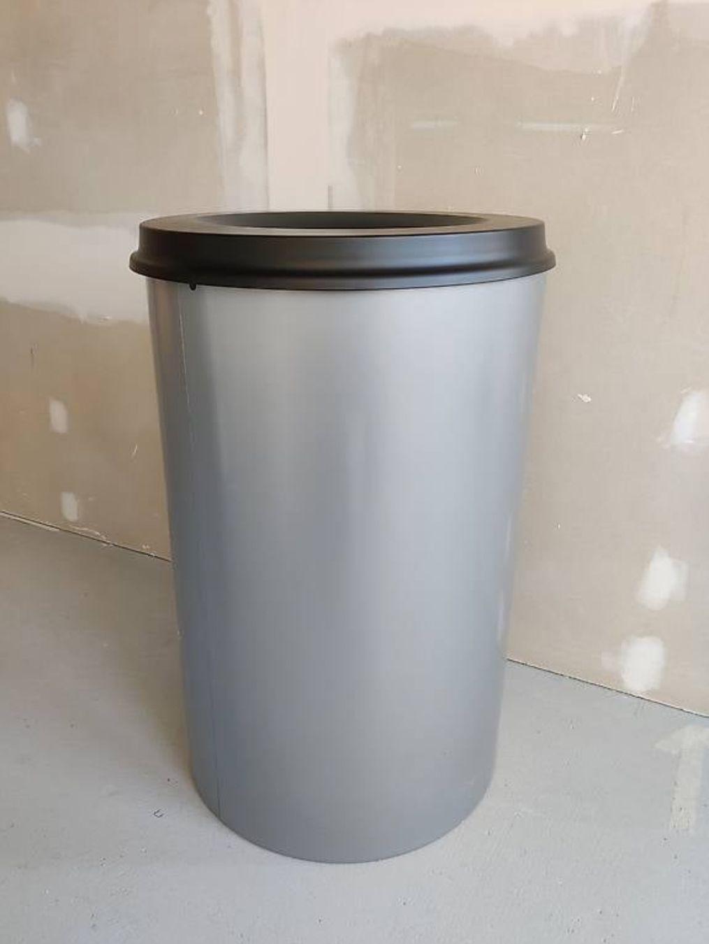Abfalleimer: Selbstlöschender Papierkorb 110L – Neu und originalverpackt aus Volketswil von mar_c5pv