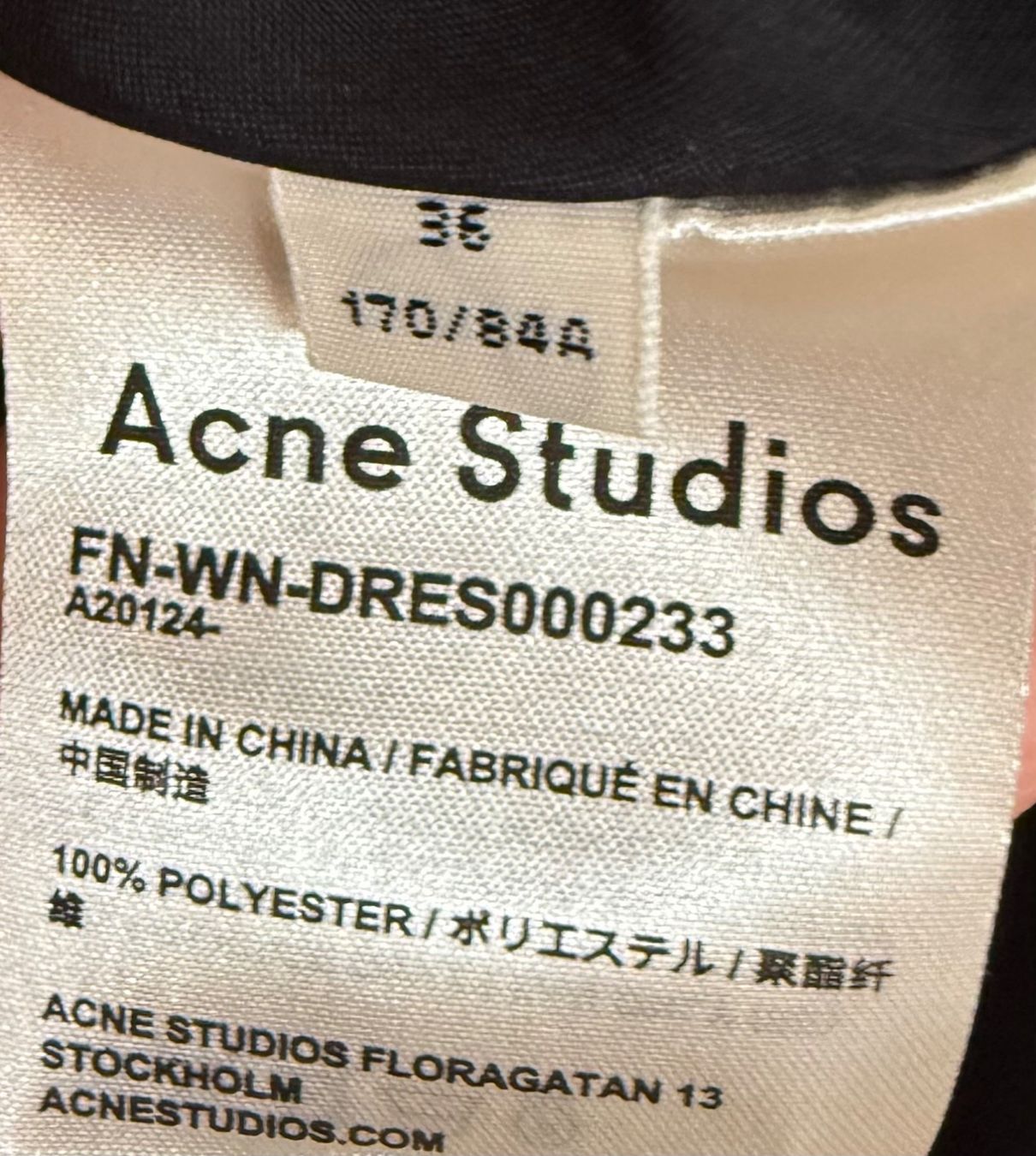 Acne Studios Vestiti: Glänzendes schwarzes Kleid Acne Studios – Usato da Luzern venduto da Mamutpe 3