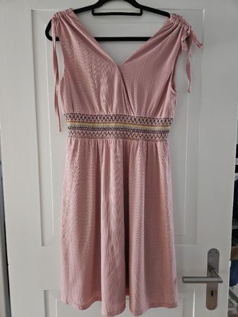 Sommerliches Kleid von Bodyflirt, Grösse S/38, neuwertig