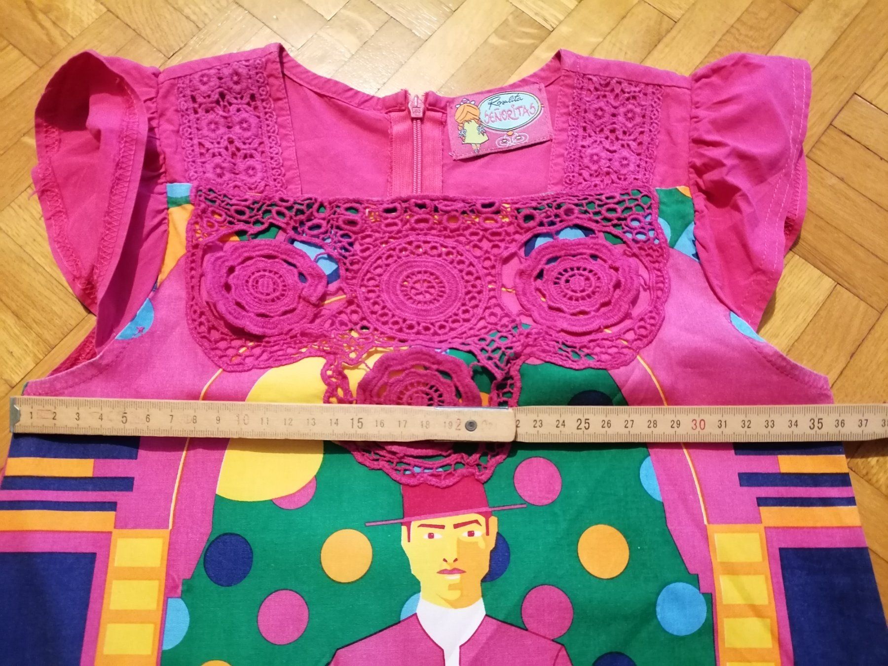 Vestiti & Gonne: Robe multicolore et originale avec cheval 🐎taille 10 ans – Usato da Le Mont-Pèlerin venduto da dundun1 3