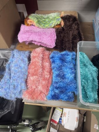 Selbstgestrickte Halstücher