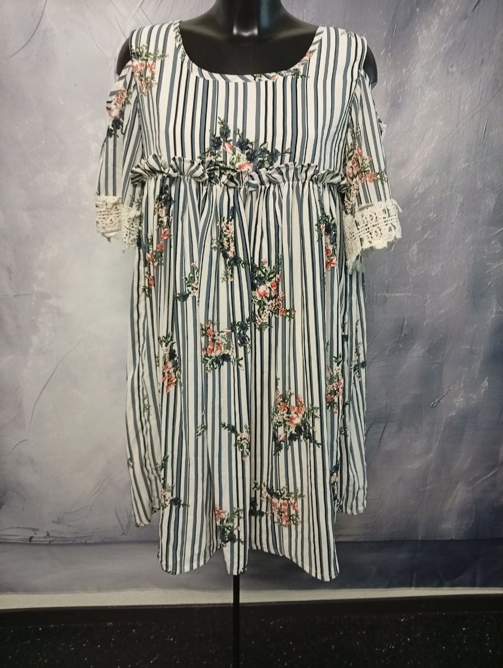 Vestiti: Tokyo Talkies Kleid, Grösse L – Usato da Luzern venduto da GoSecond