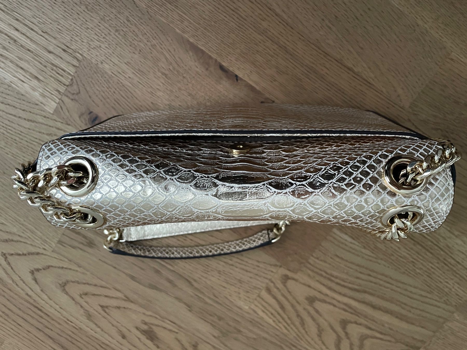 Michael Kors Taschen für Damen: Original Michael Kors Handtasche Gold – Gebraucht aus Itingen von ella308874 5