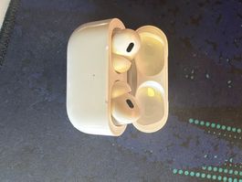 Apple AirPods Pro (2nd Gen.) MagSafe USB-C