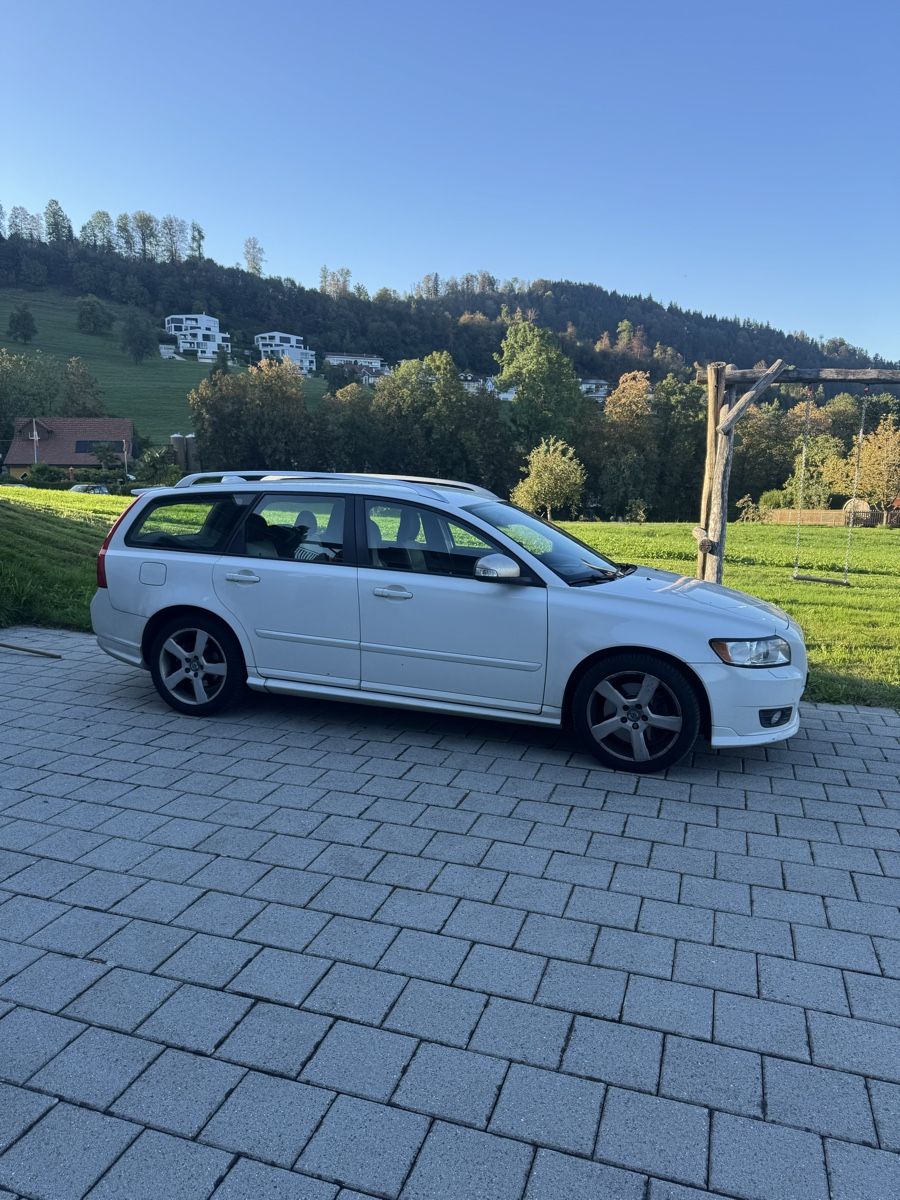 Volvo Automobili: Volvo V50 D4 R-Design 2012  – Usato da Zürich venduto da 805_gms5 2