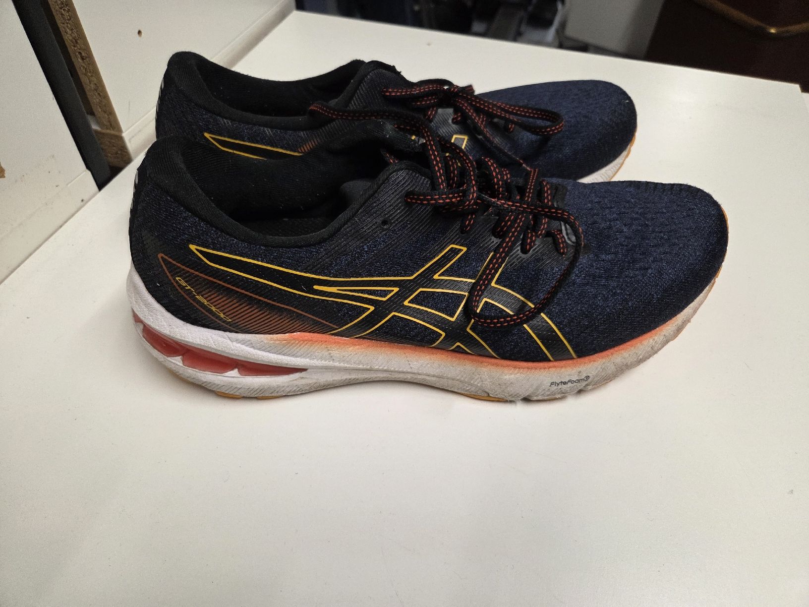 Asics Chaussures hommes: Laufschuh Asics – D'occasion à Gossau SG par Sandy2014