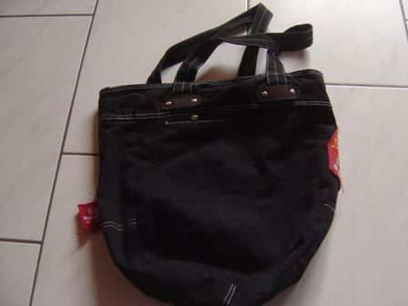 Borse da donna: lässige Mucundaiyi Tasche – Difettoso da Rottenschwil venduto da chnoblipress 1